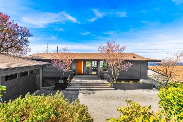 Property Photo:  4432 Somerset Boulevard SE  WA 98006 