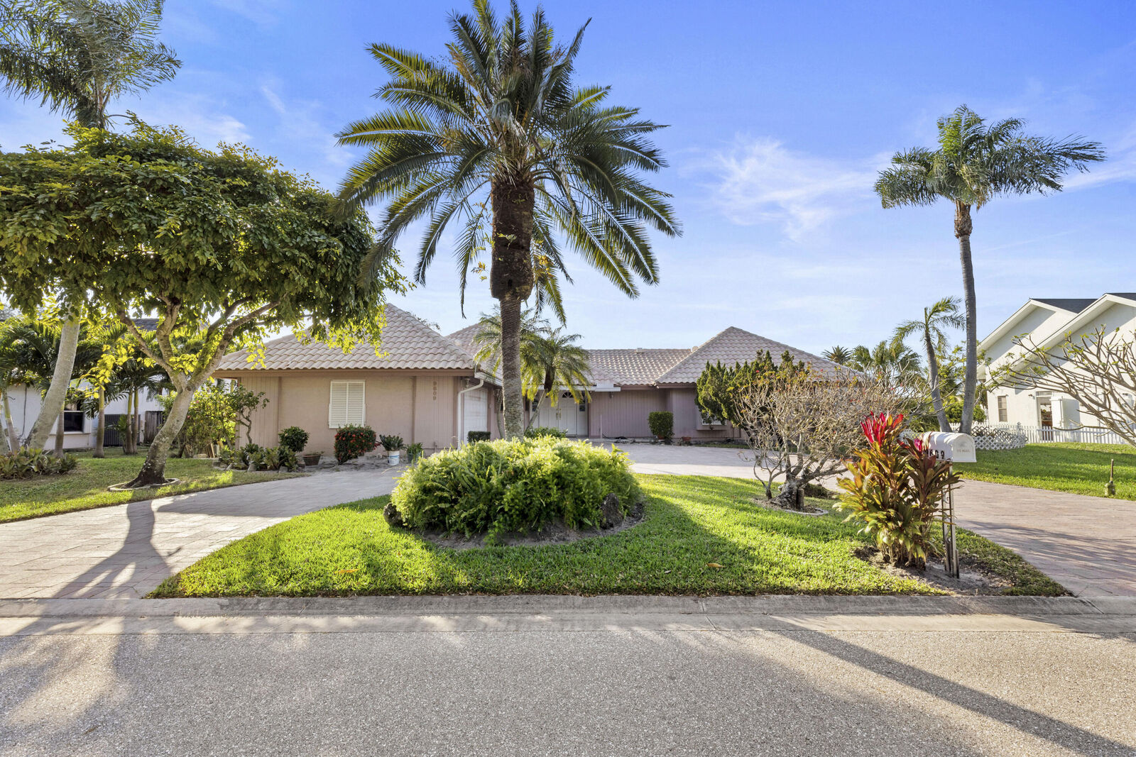 Property Photo:  9609 Calliandra Drive  FL 33436 