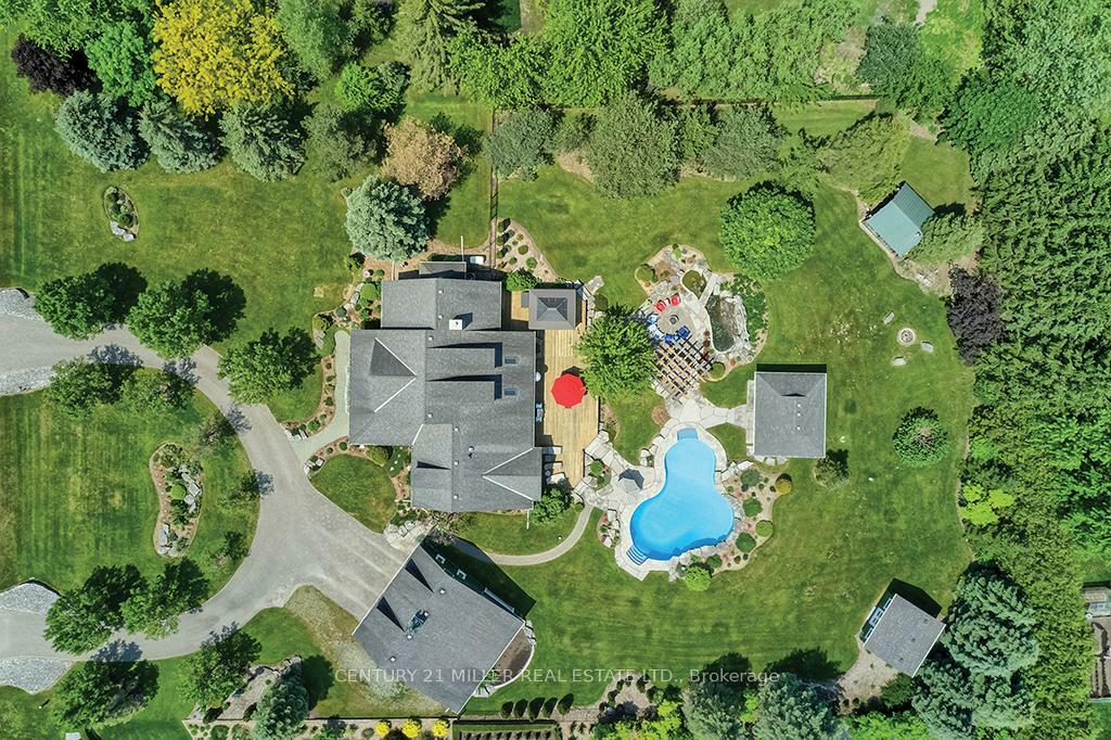 Photo de la propriété:  27 Weneil Drive  ON L8B 0Z6 