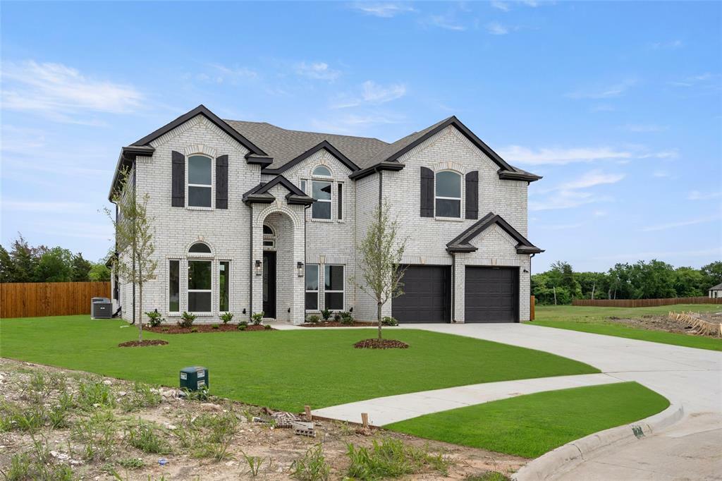 Property Photo: 1914 Aspen Court TX 75104