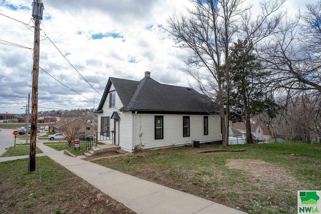 Property Photo:  1305 &Amp 1307 McDonald Street  IA 51103 