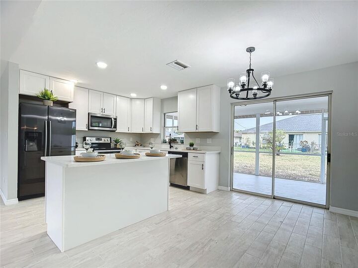 Property Photo:  1416 SE 2nd Avenue  FL 33990 