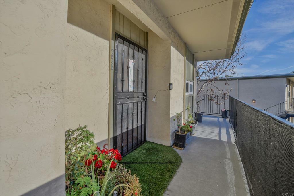 Property Photo:  258 S Pierce Street  CA 92020 