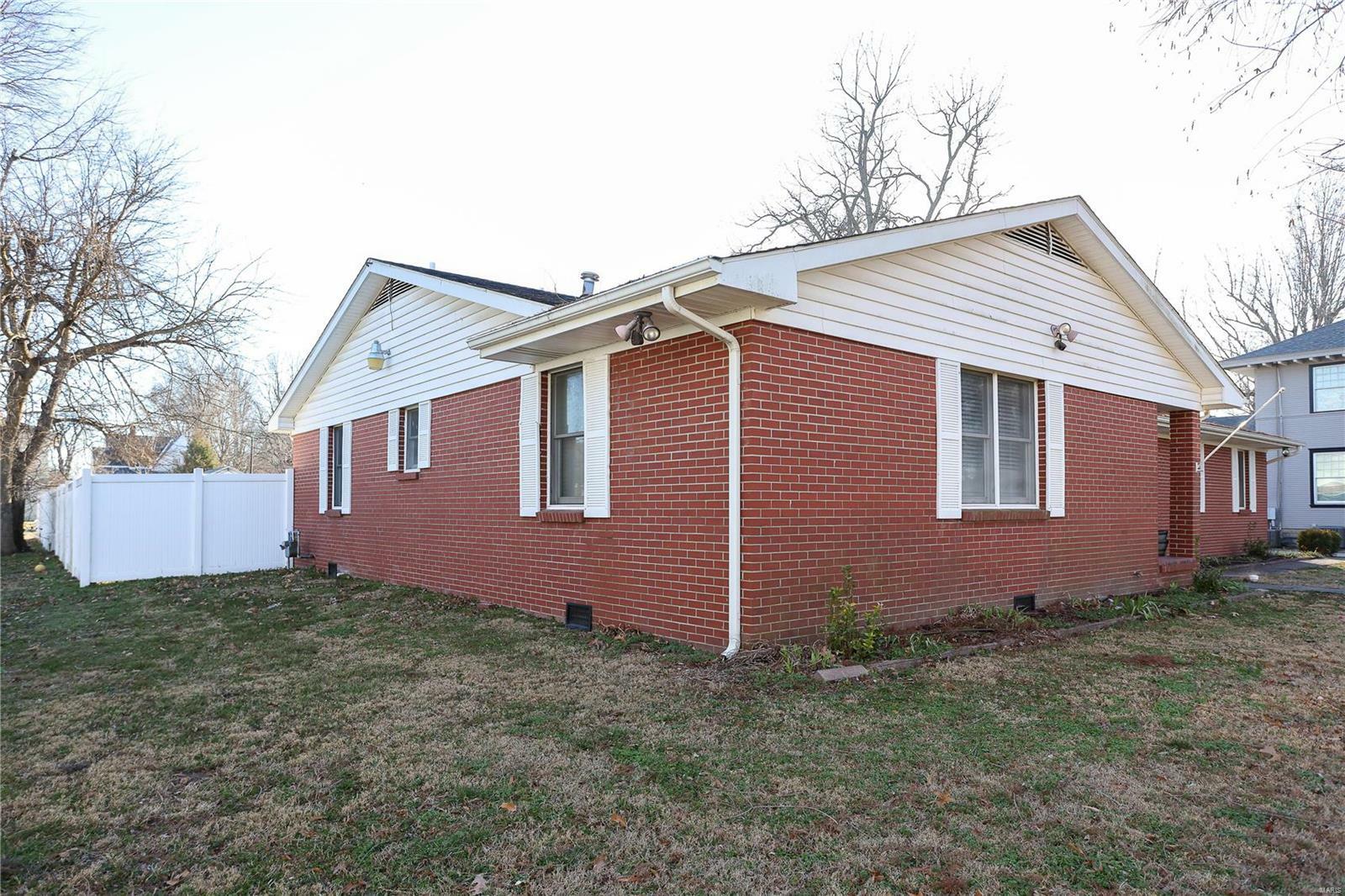 Property Photo:  315 East Commercial Street  MO 63834 