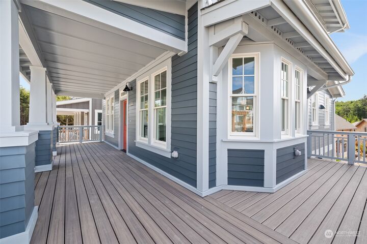 Property Photo:  366 Compass Street  WA 98571 