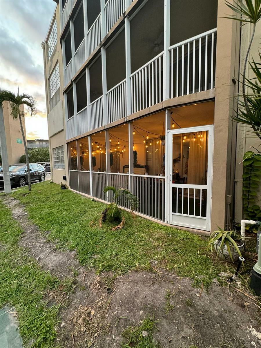 Property Photo:  1680 NE 191st St 112-2  FL 33179 