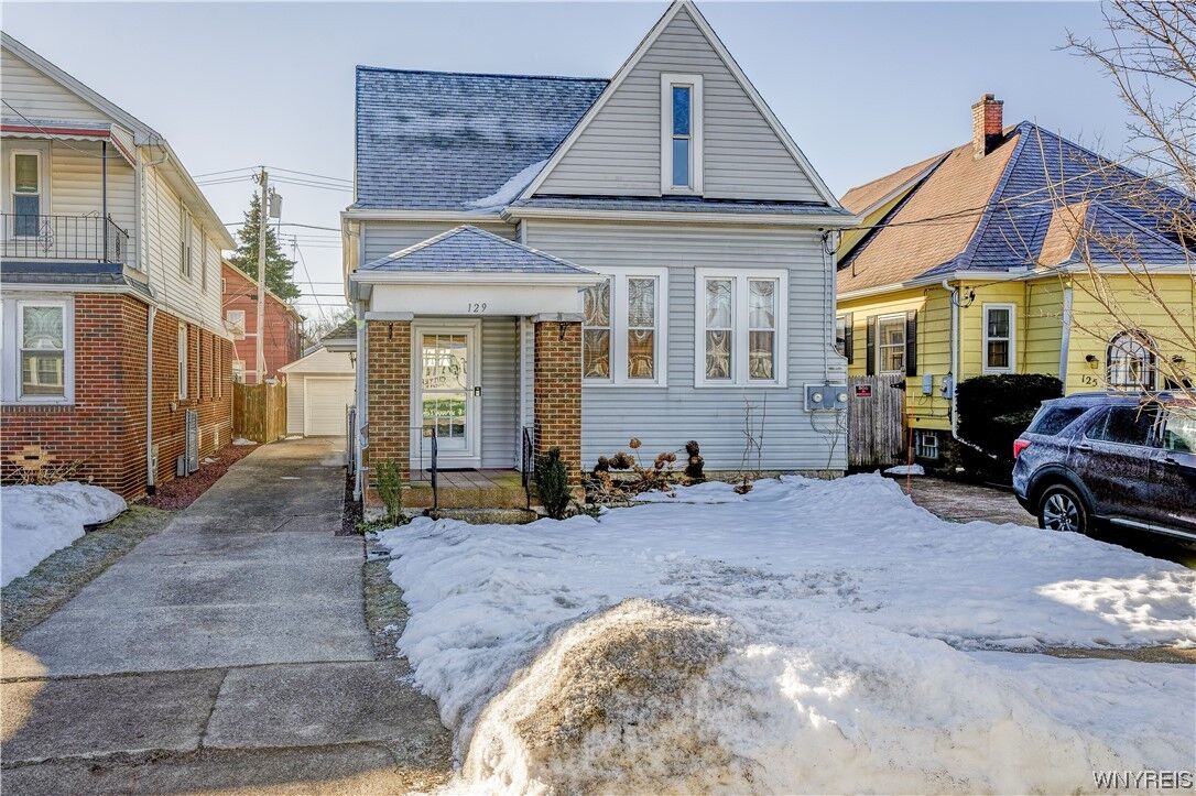 Property Photo:  129 Whitehall Avenue  NY 14220 