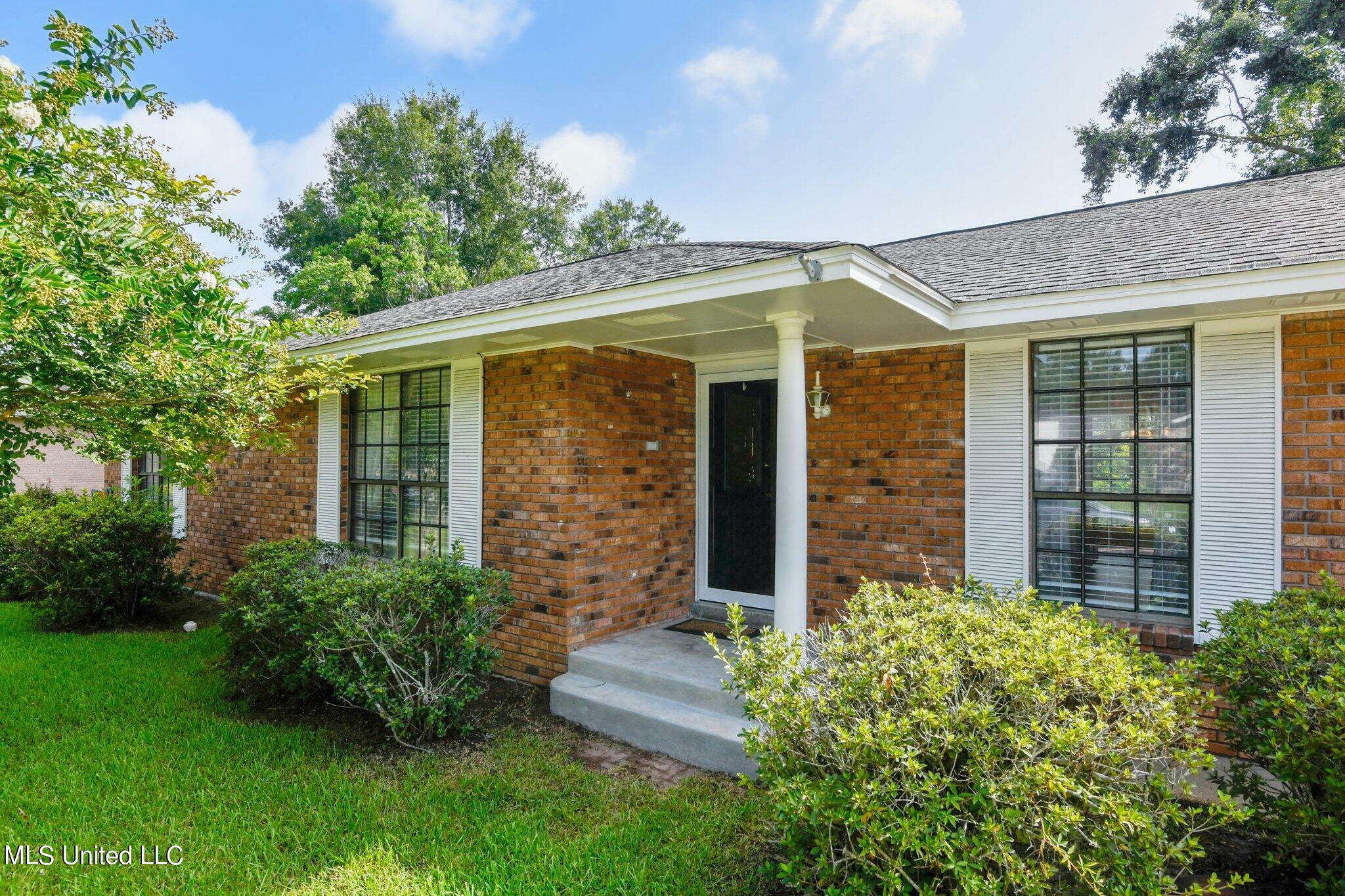 Property Photo:  108 Shore Drive  MS 39560 