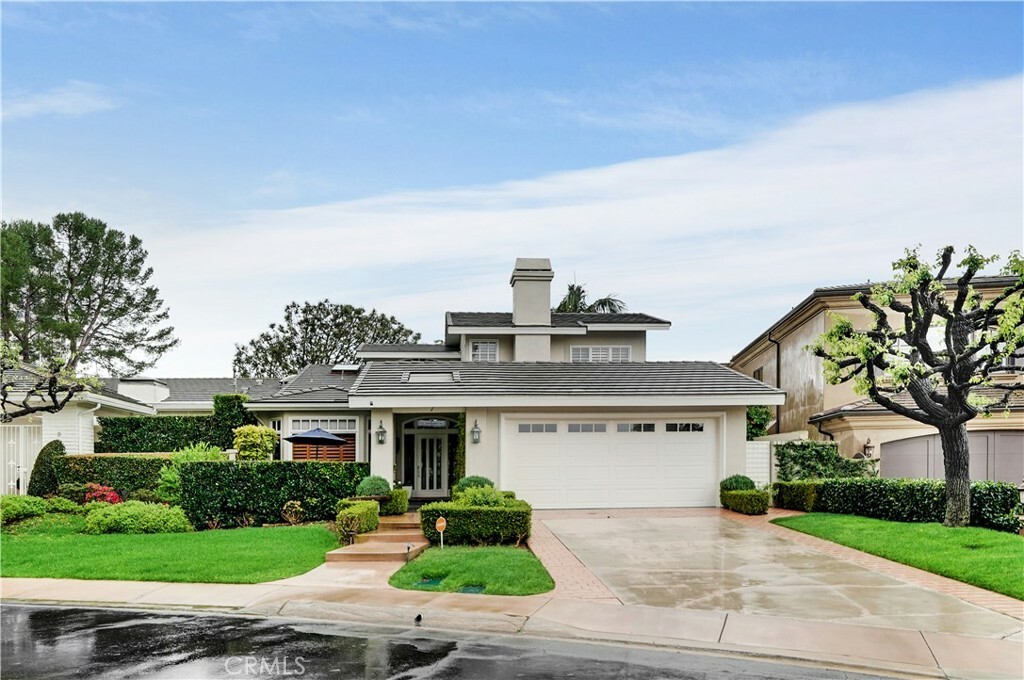 Property Photo: 7 Rue Fontaine CA 92660