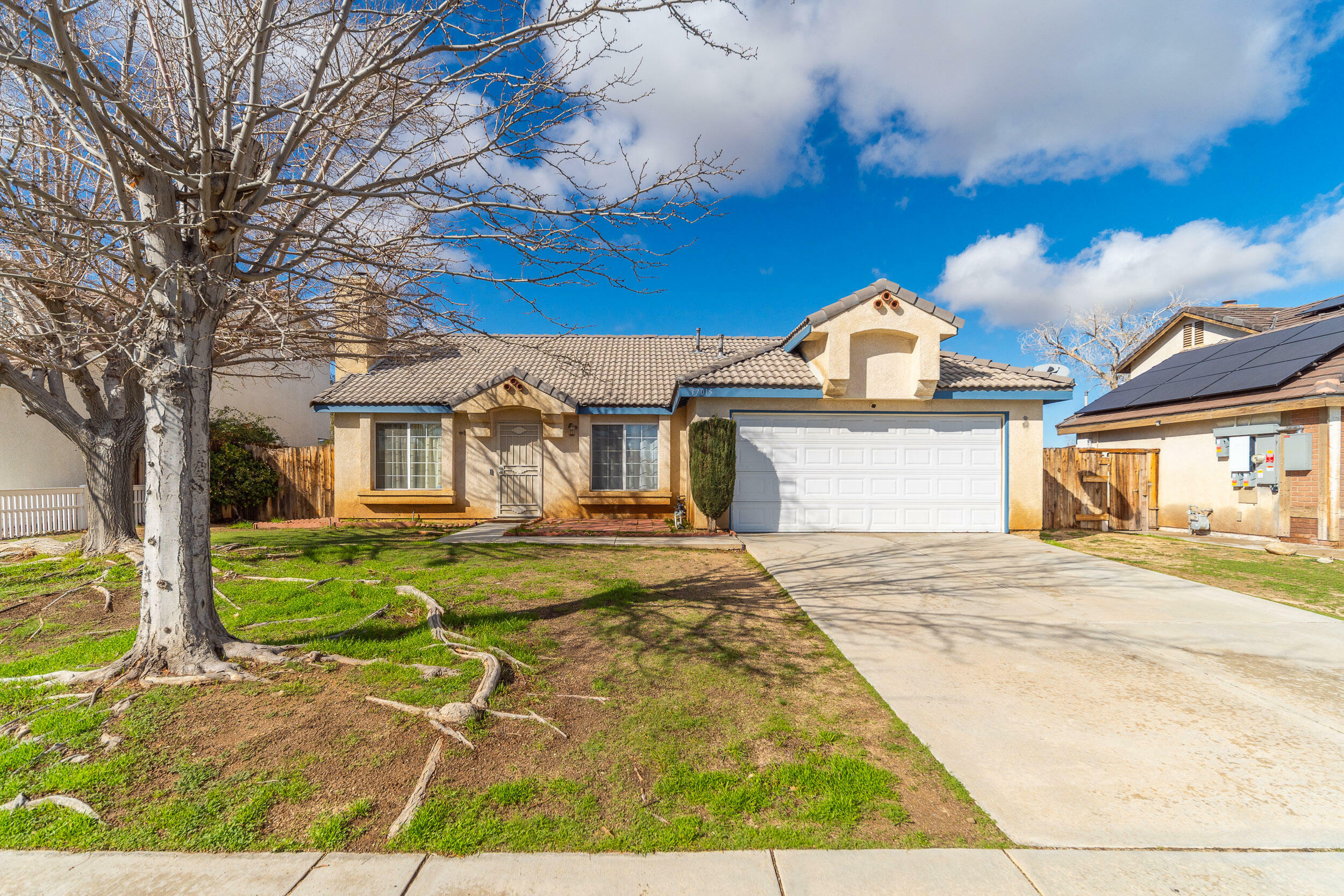 Property Photo:  37015 Sylvan Street  CA 93552 