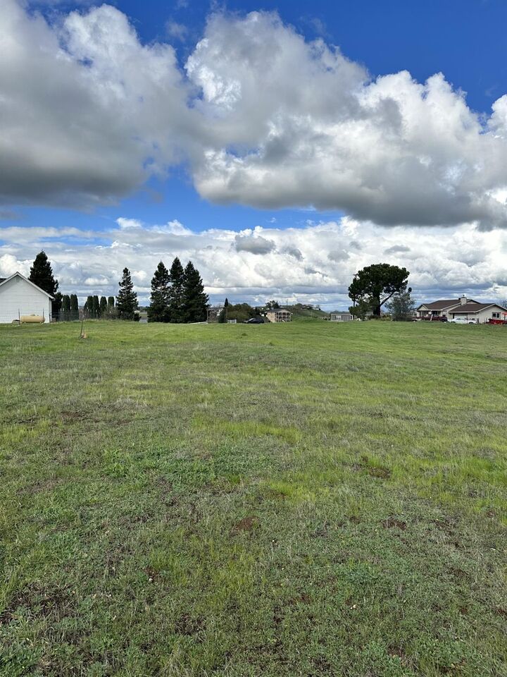 Property Photo: 2090 Mohawk Court CA 95640