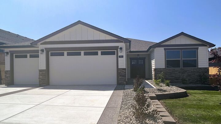 3026 Mt Thielsen Lot 3  Medford OR 97504 photo