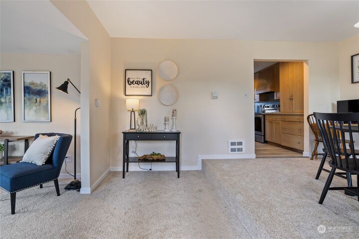 Home for sale in Kent 12116 208th Street SE, Kent, WA 98031