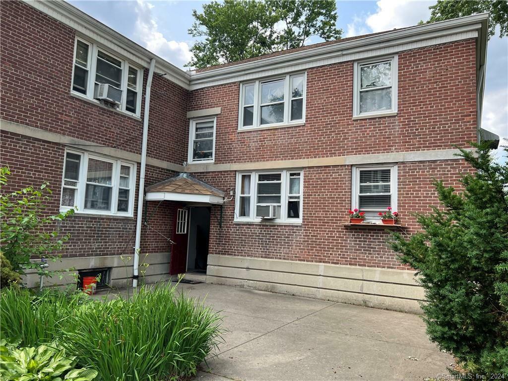 Property Photo: 89 Canaan Ct, Bld 80 26 CT 06614