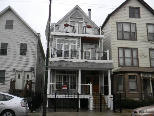 Property Photo: 3216 N Racine Avenue 3 IL 60657