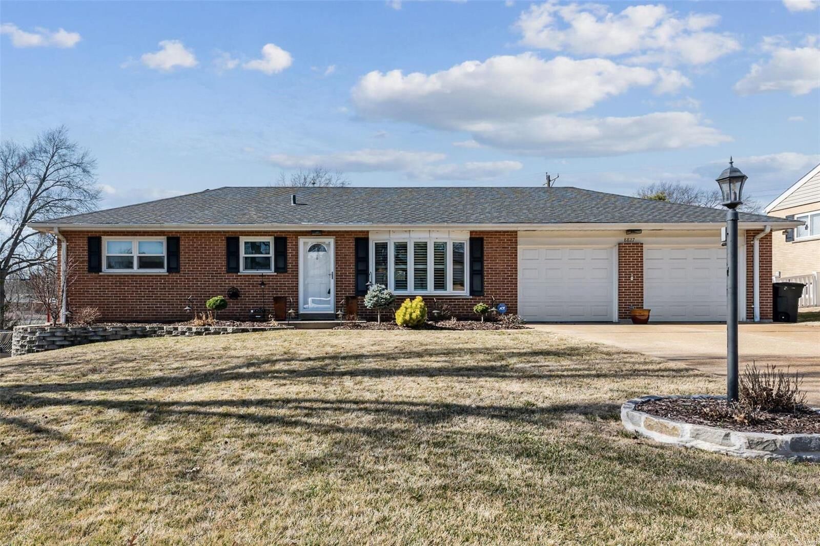 Property Photo: 8827 Glenrose Drive MO 63126