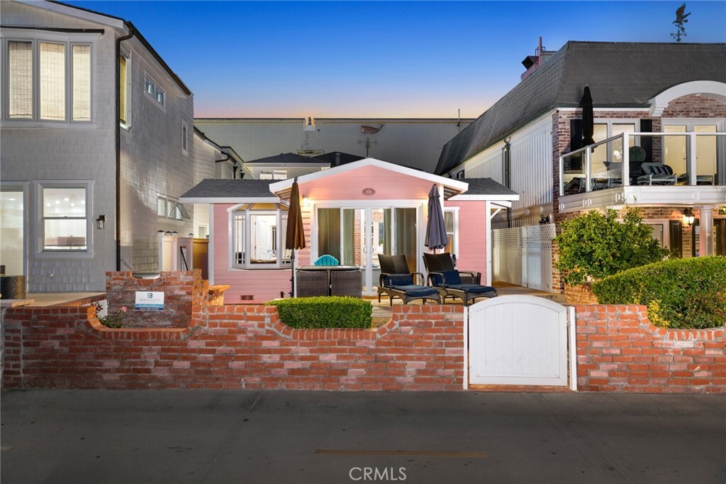 Property Photo: 306 E Oceanfront CA 92661