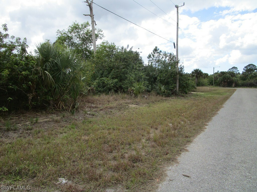 Property Photo:  718 Chavers Street  FL 33974 