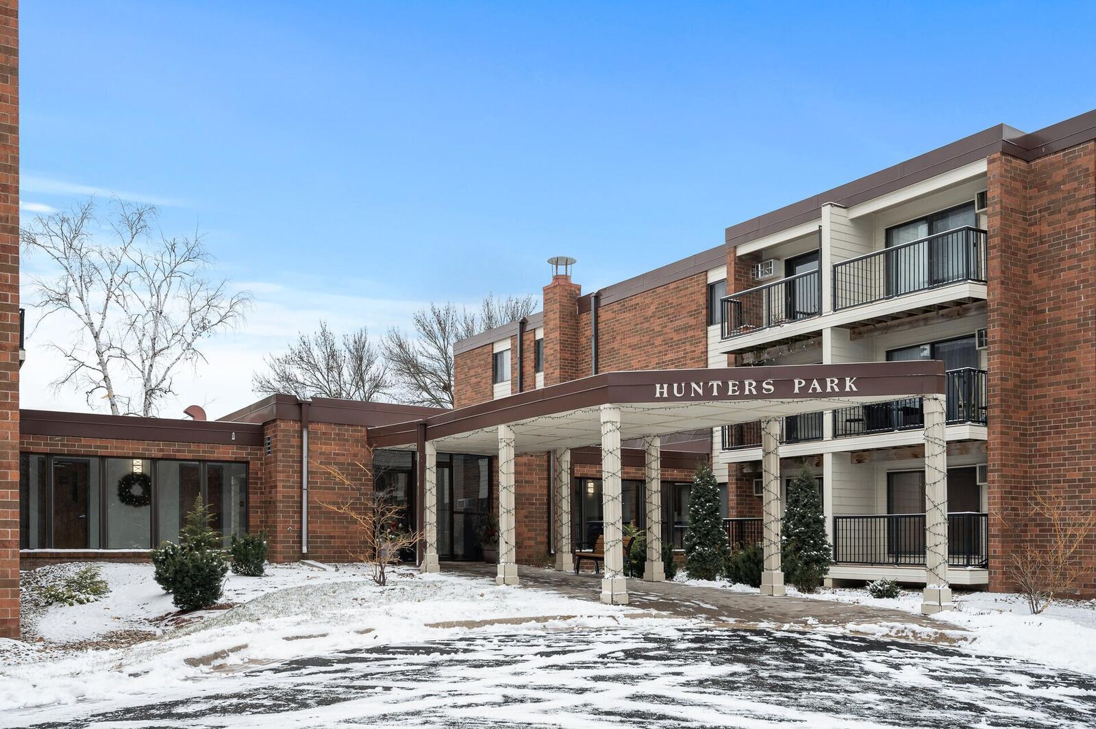 Property Photo:  4 Pine Tree Drive 310  MN 55112 