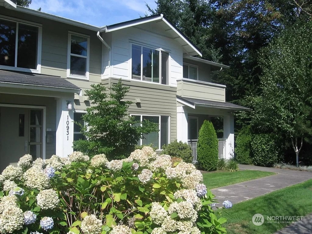 Property Photo:  10931 124th Avenue NE 101  WA 98033 