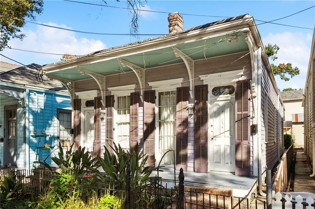 Property Photo:  609 Napolean Avenue  LA 70115 