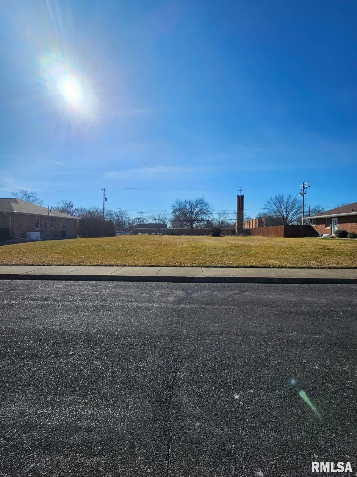 Property Photo:  426 W Westwood Drive  IL 61614 