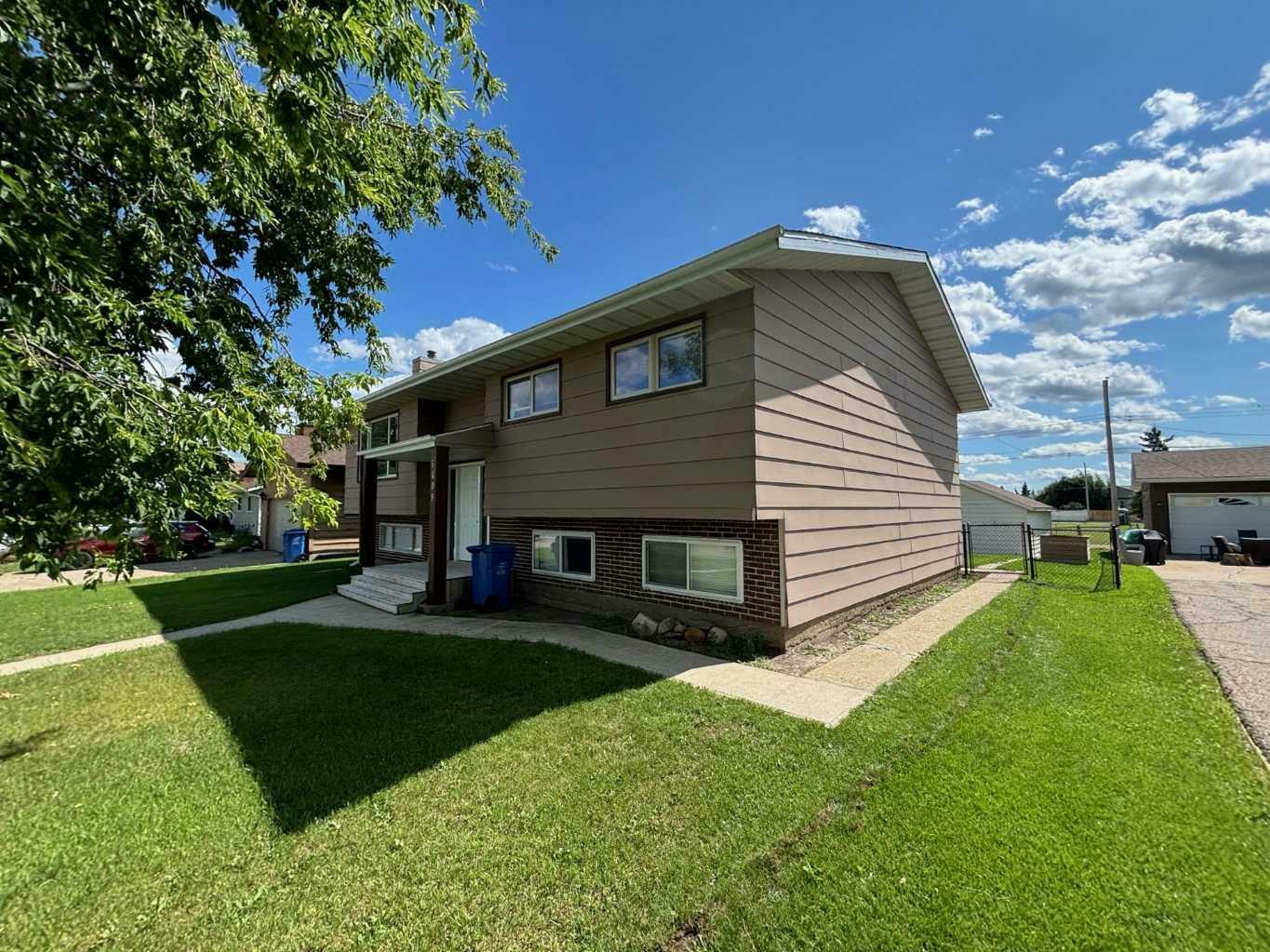 Photo de la propriété:  5409 47 Avenue  AB T0H 1W0 