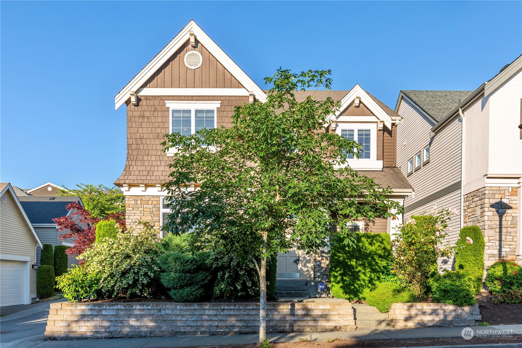 Property Photo:  2416 NE Davis Loop  WA 98029 