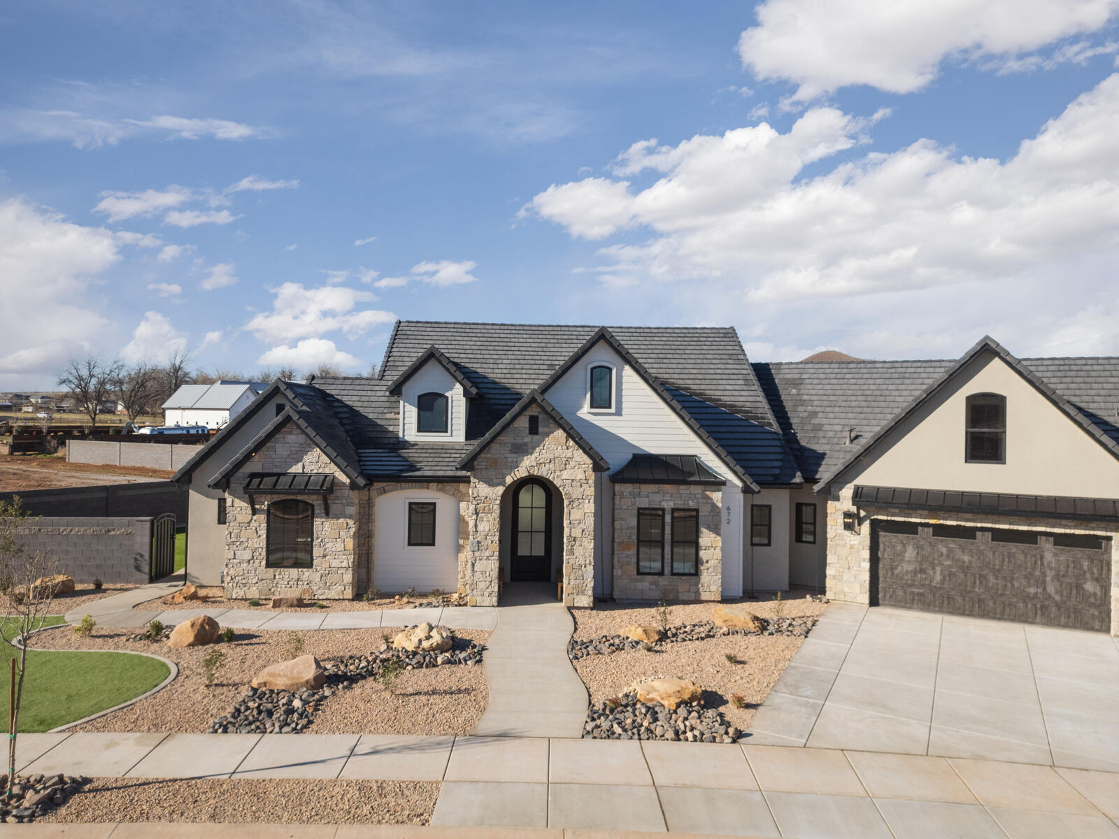 Property Photo:  672 S 840 W  UT 84737 