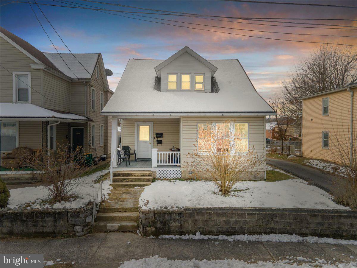 Property Photo:  432 Washington Street E  PA 17201 