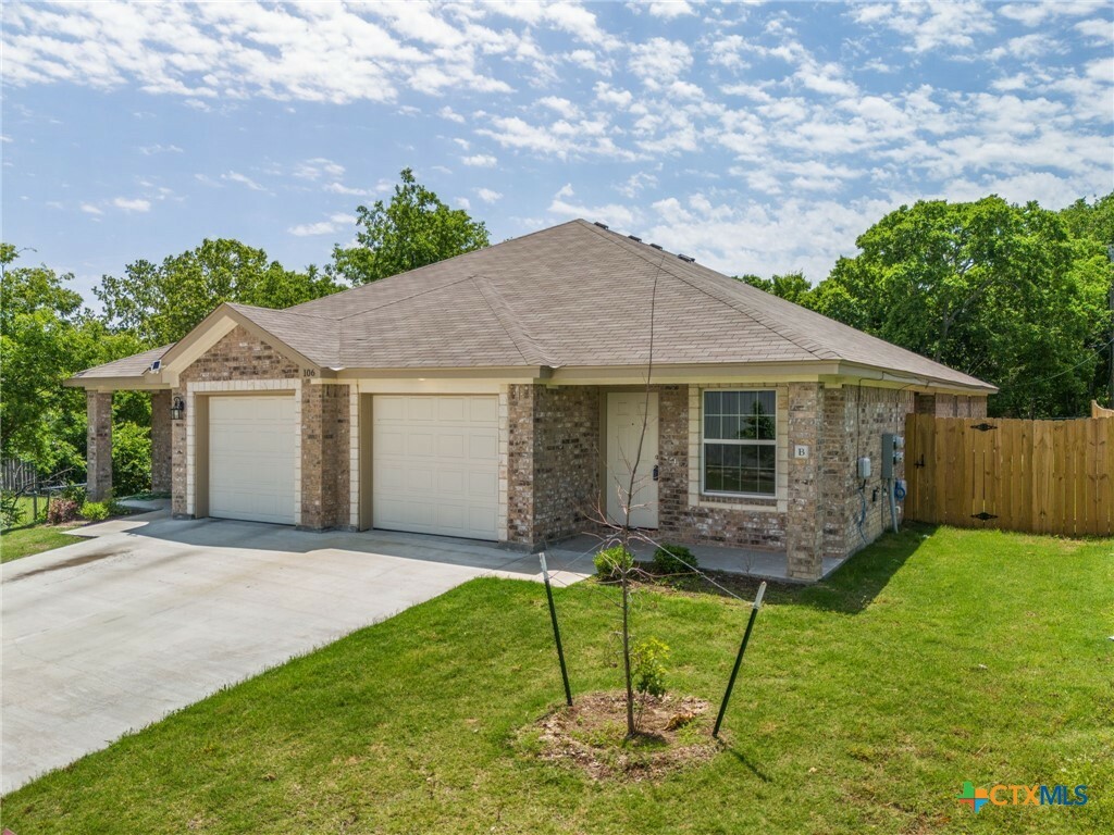 Property Photo:  106 W Kathey Road  TX 76548 