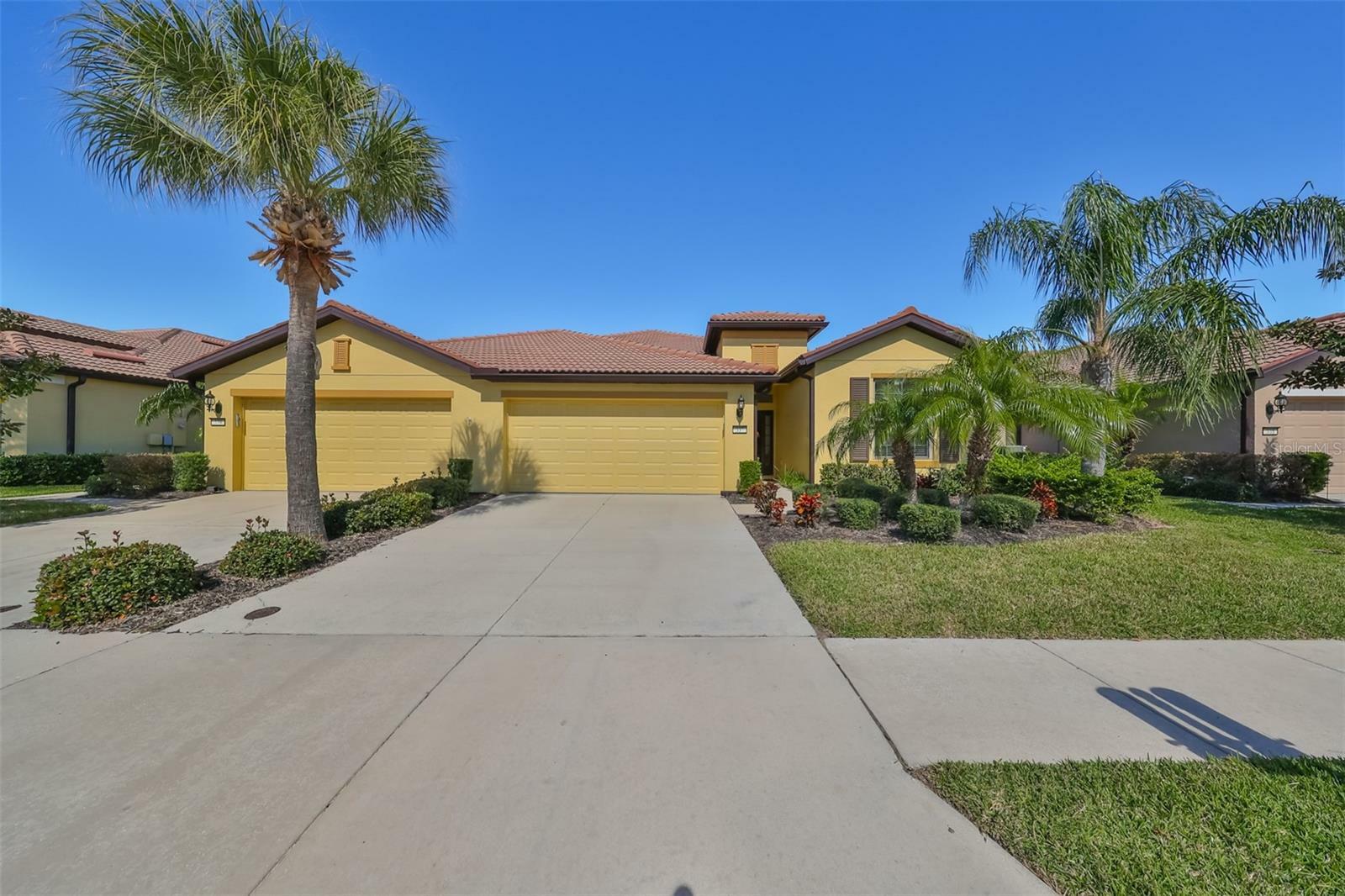 Property Photo:  337 Mystic Falls Drive  FL 33572 