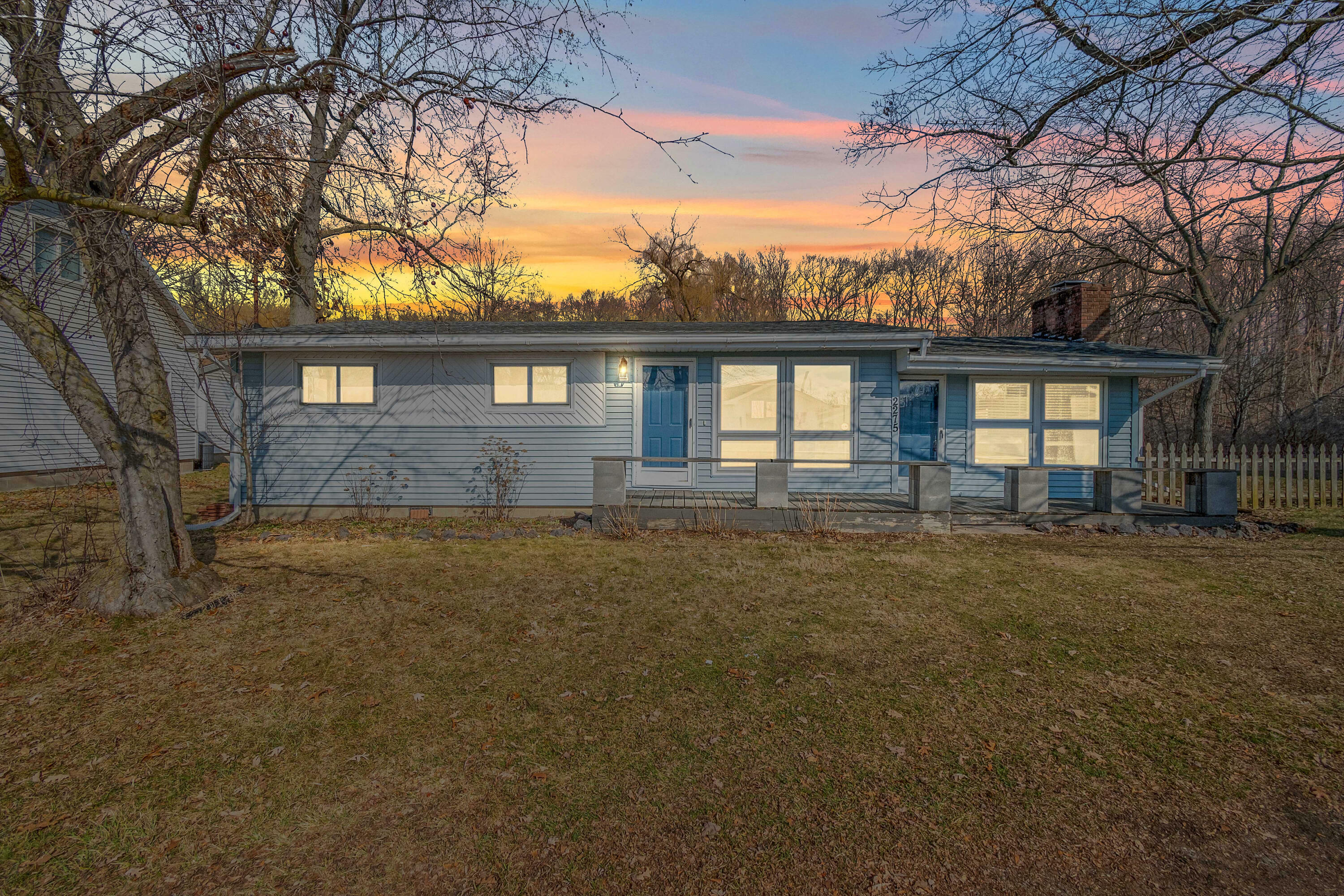 Property Photo:  2275 Oakwood Drive  MI 49242 