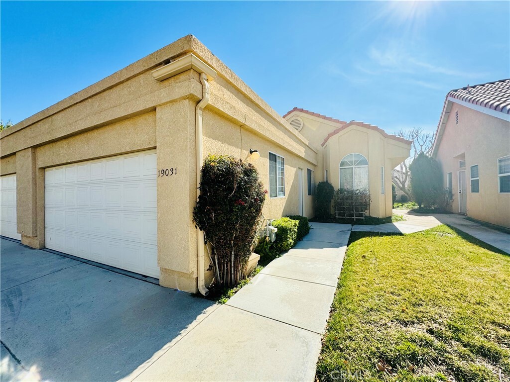 Property Photo:  19031 Primrose Lane  CA 92308 