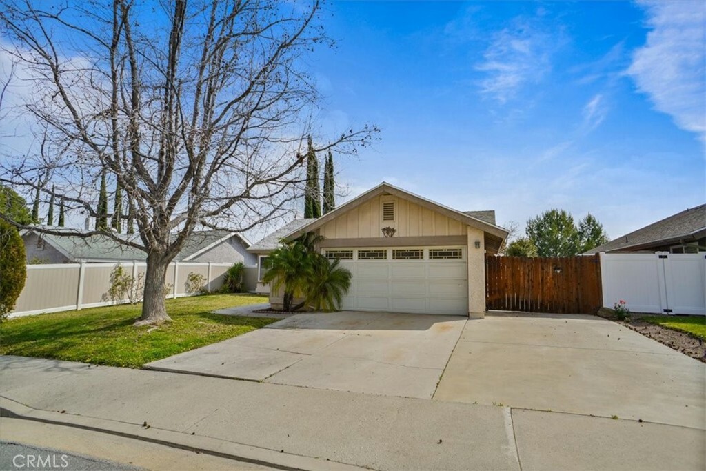 Property Photo:  27458 Elder View Drive  CA 91354 