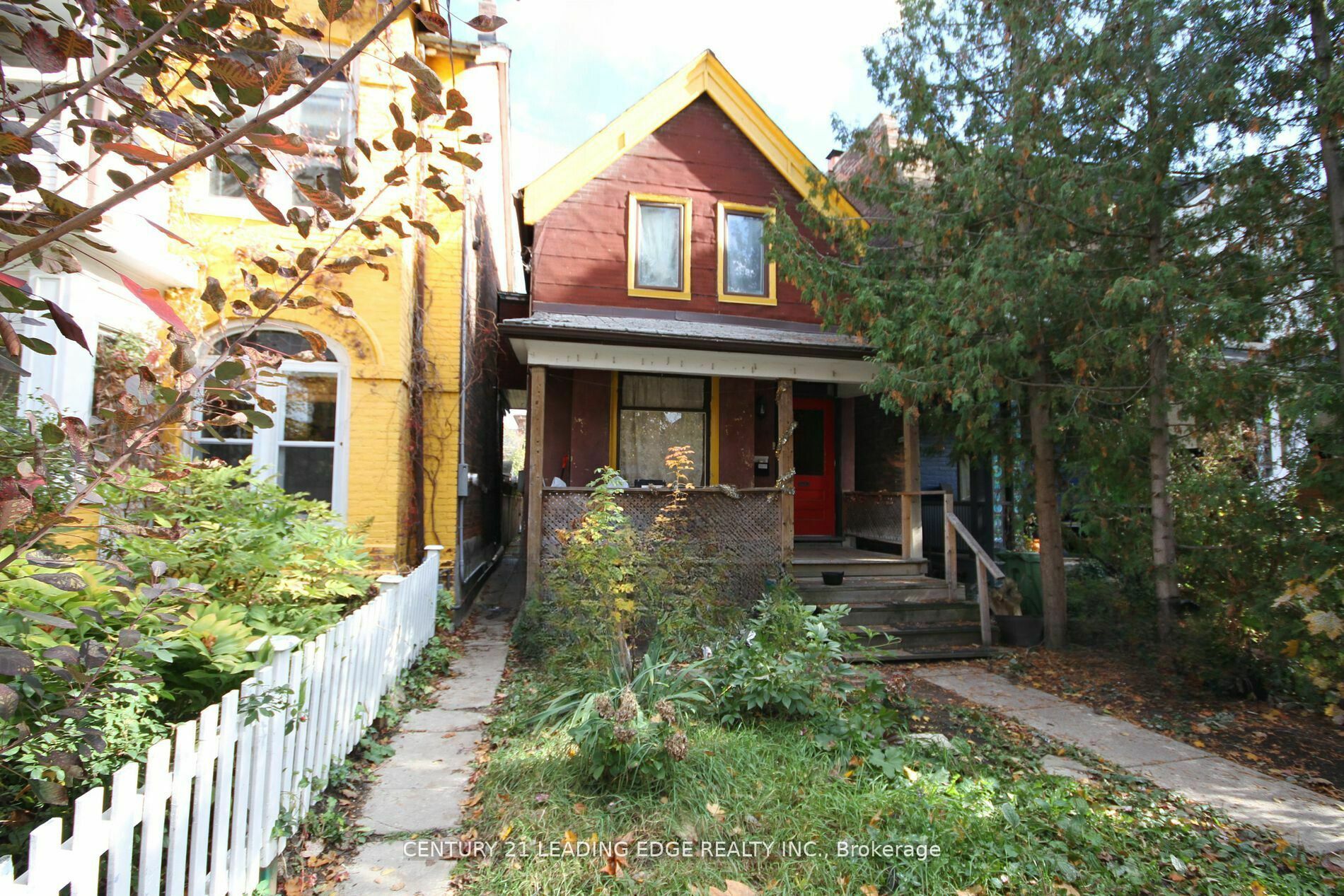 Property Photo:  225 Delaware Ave  ON M6H 2T4 