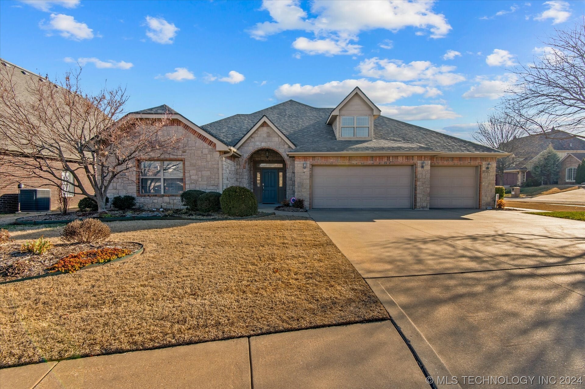 Property Photo:  2940 Versailles Place  OK 74006 