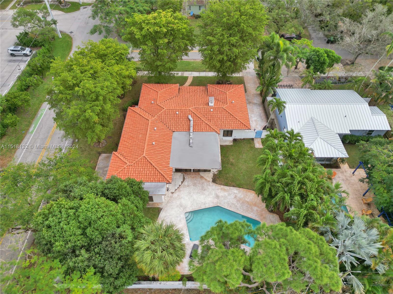 Property Photo:  549 NE 12th Ave  FL 33301 