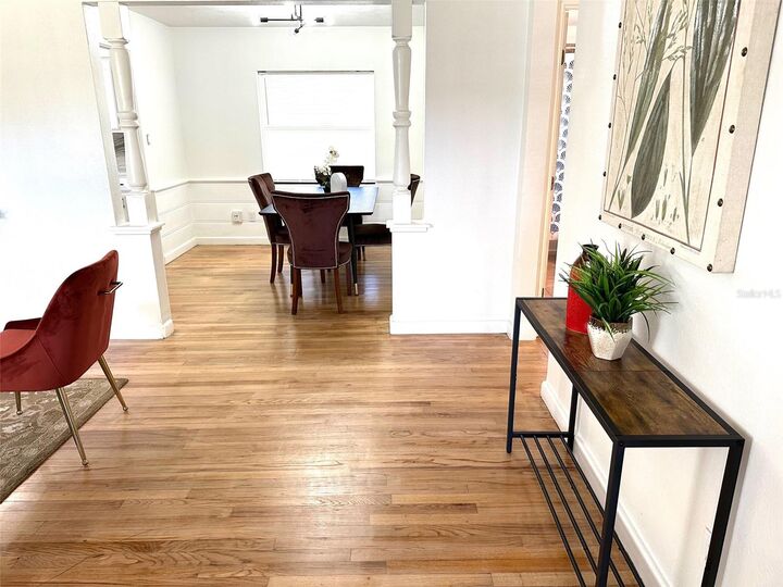 Property Photo:  531 N Dollins Avenue  FL 32805 