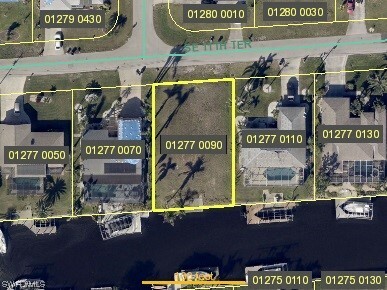 Property Photo: 1702 SE 11th Terrace FL 33990