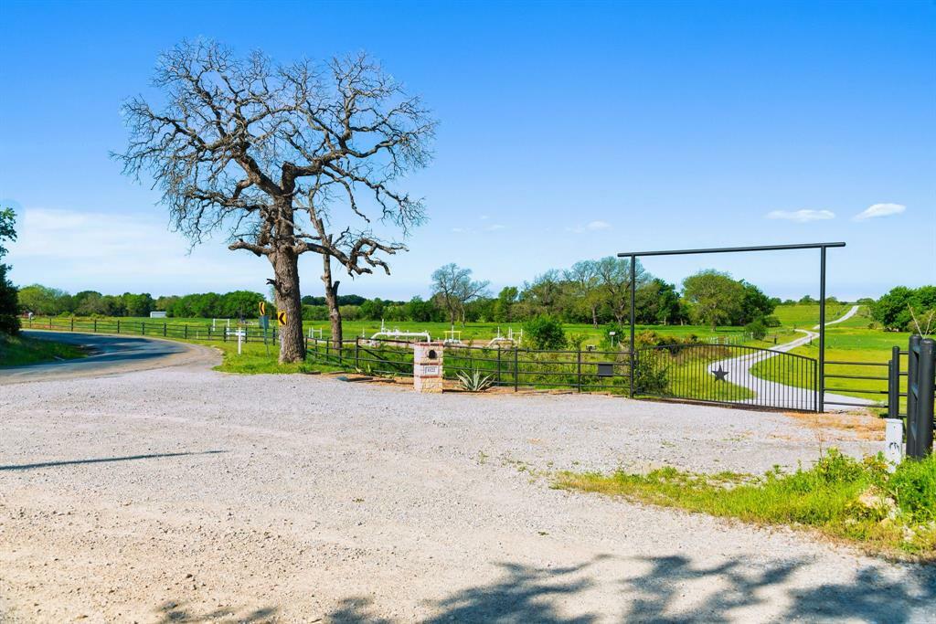 Property Photo:  1480 County Rd 1180  TX 76225 