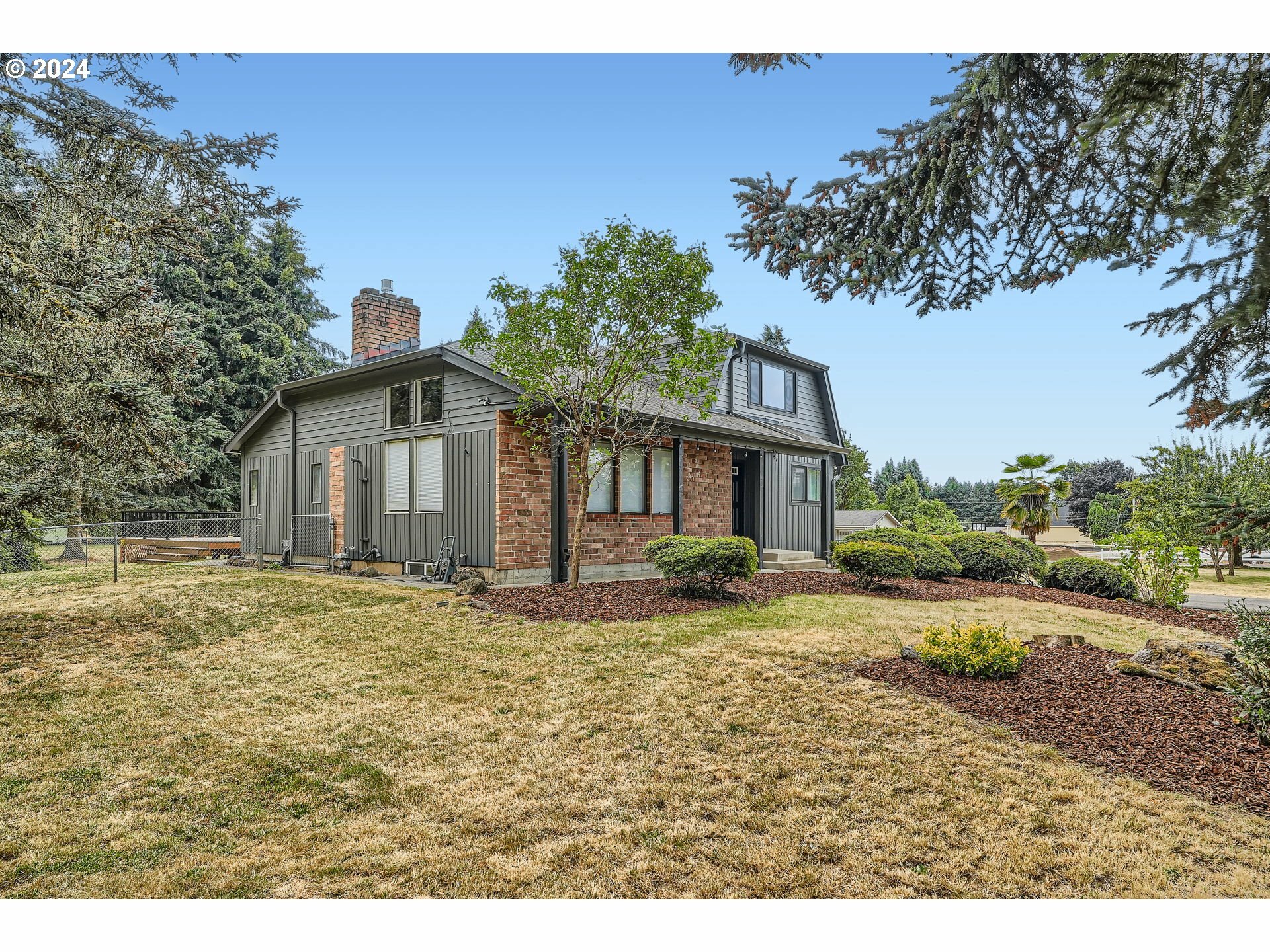 Property Photo: 4001 NW 127th St WA 98685