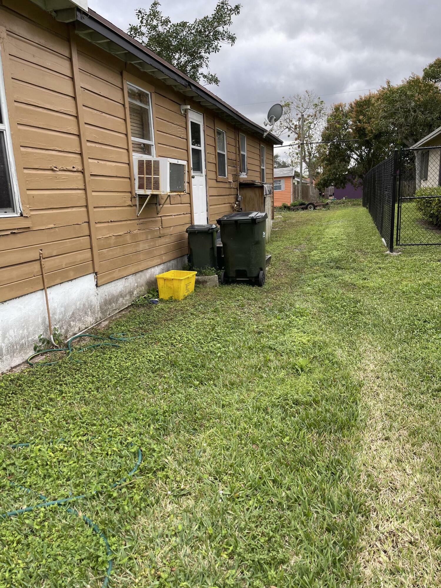 Property Photo:  224 NW 4th Avenue  FL 33444 