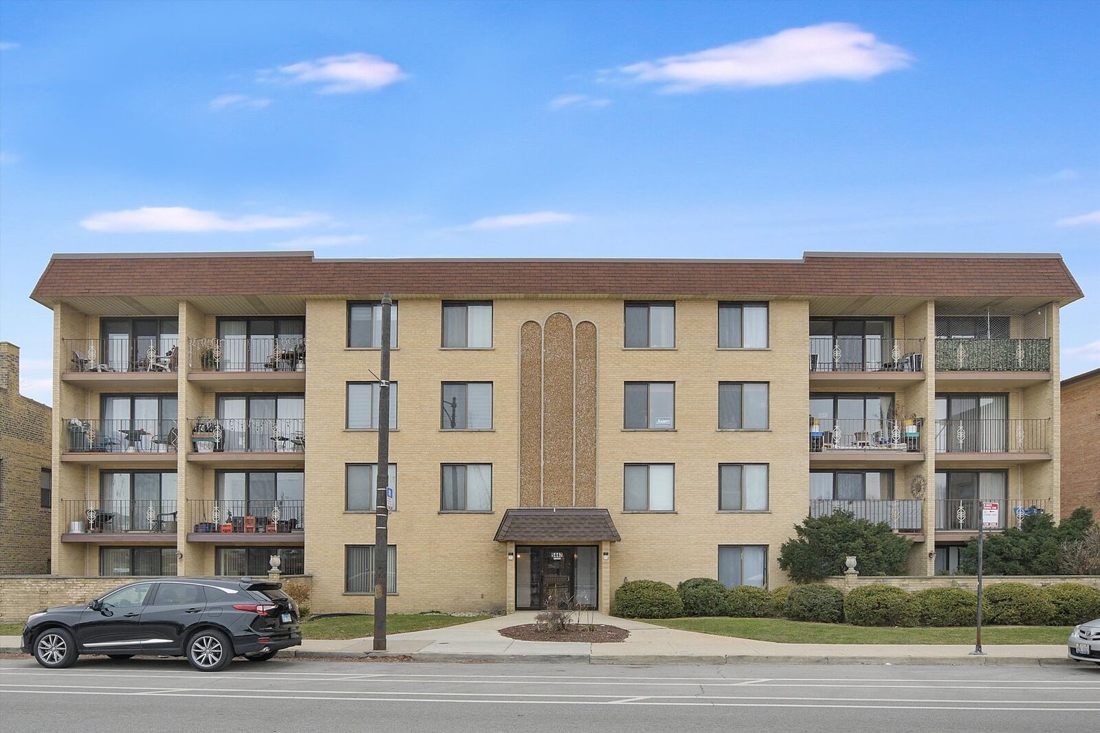 Property Photo:  5447 W Lawrence Avenue 204  IL 60630