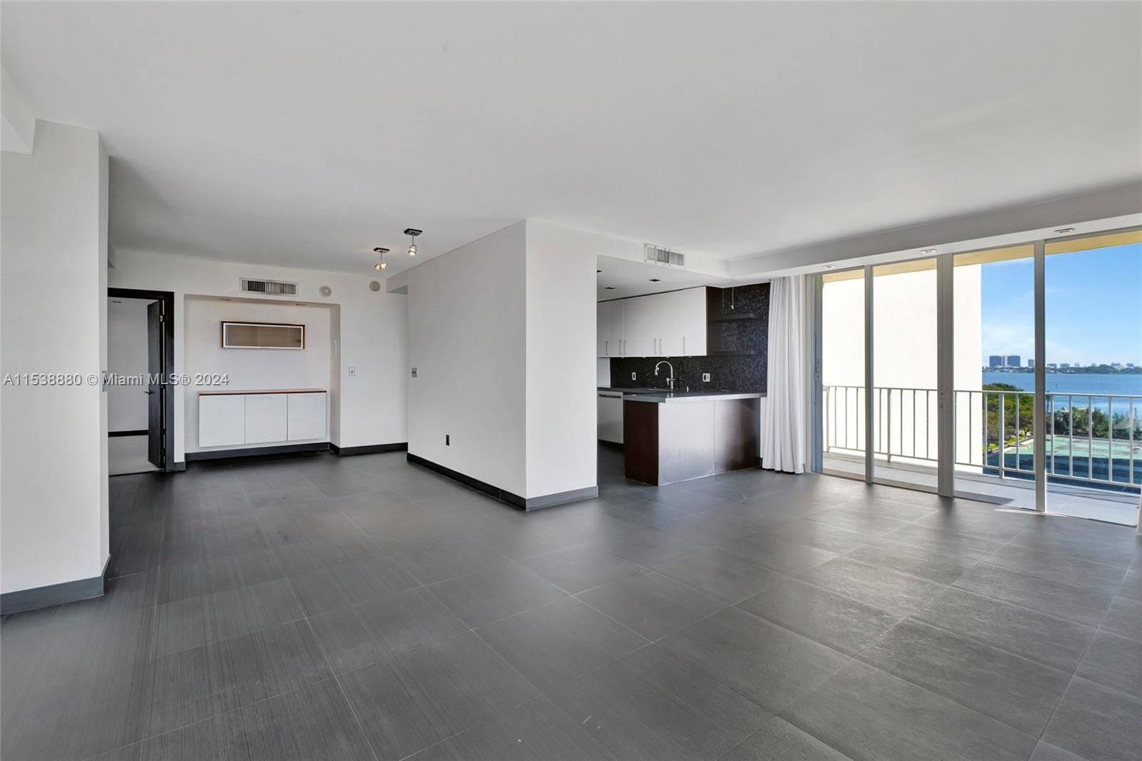 Property Photo:  11111 Biscayne Blvd 9B(928)  FL 33181 