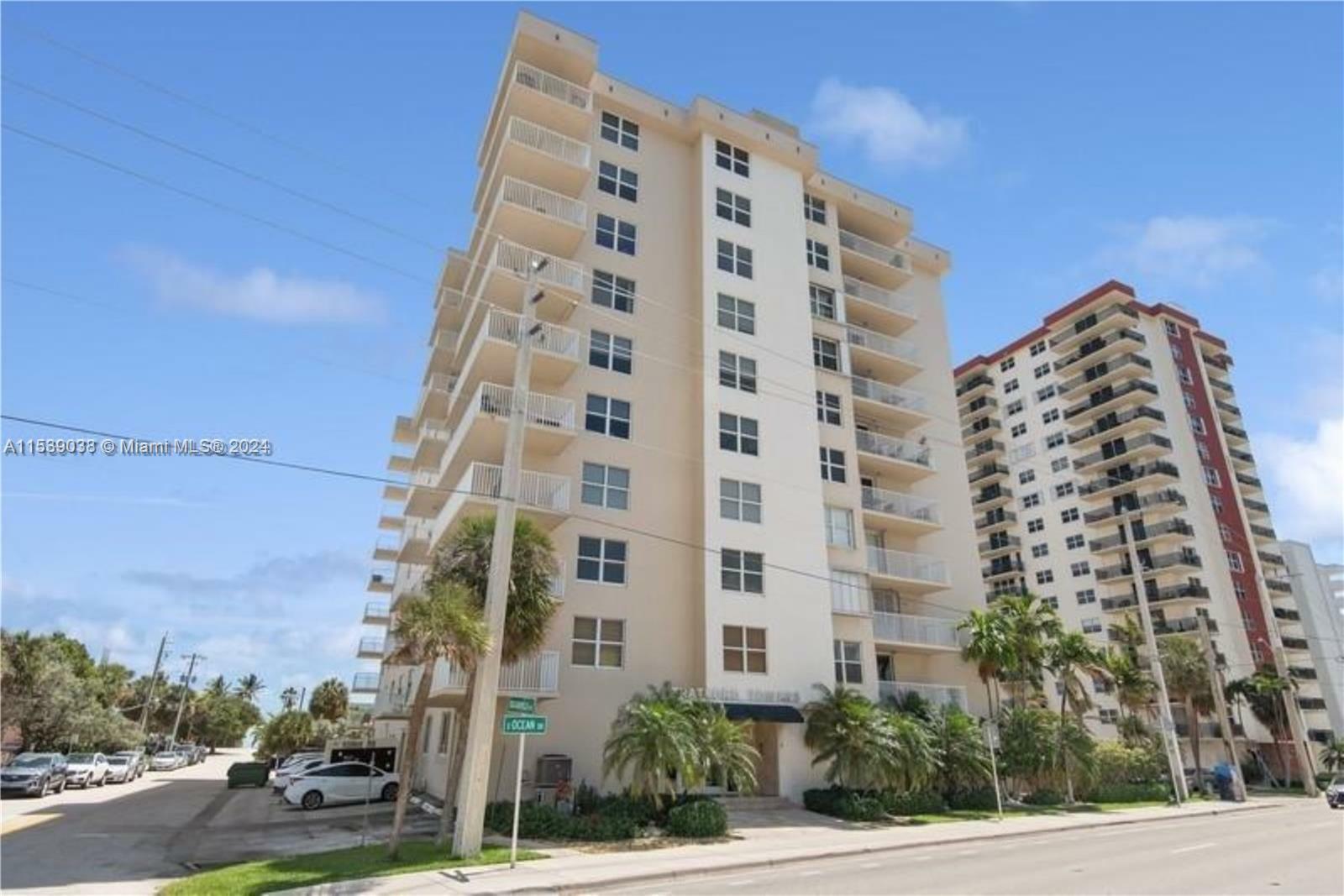 Property Photo:  1401 S Ocean Dr 504  FL 33019 