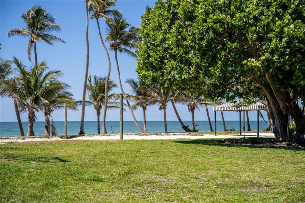 Property Photo: 2170 Gordon Dr FL 34102