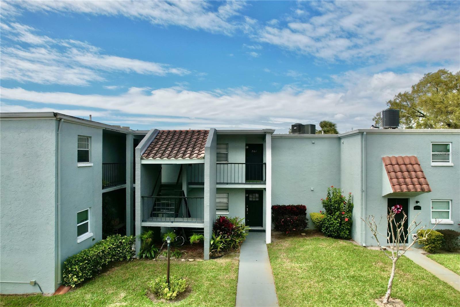 Property Photo: 2868 Somerset Park Drive 101 FL 33613