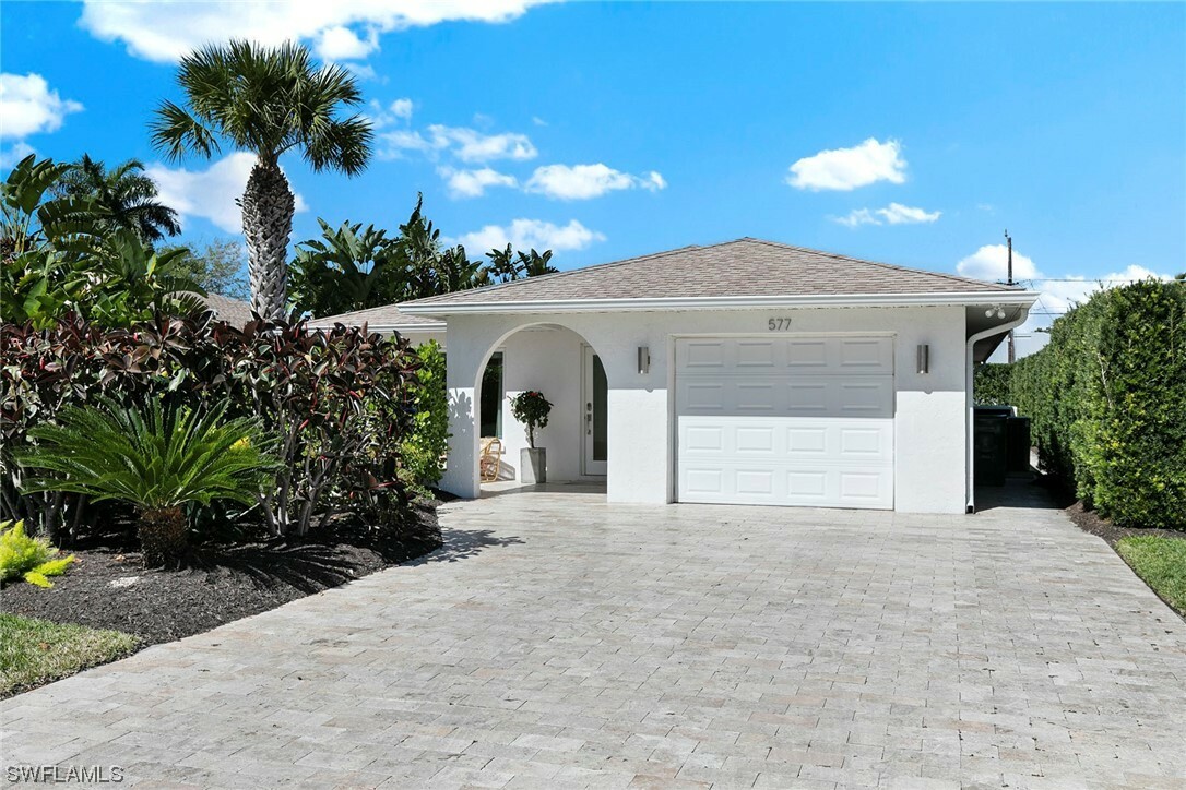 Property Photo:  577 106th Avenue N  FL 34108 