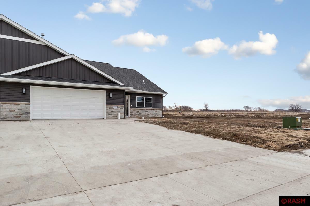 Property Photo:  102 E Connie Lane  MN 56024 